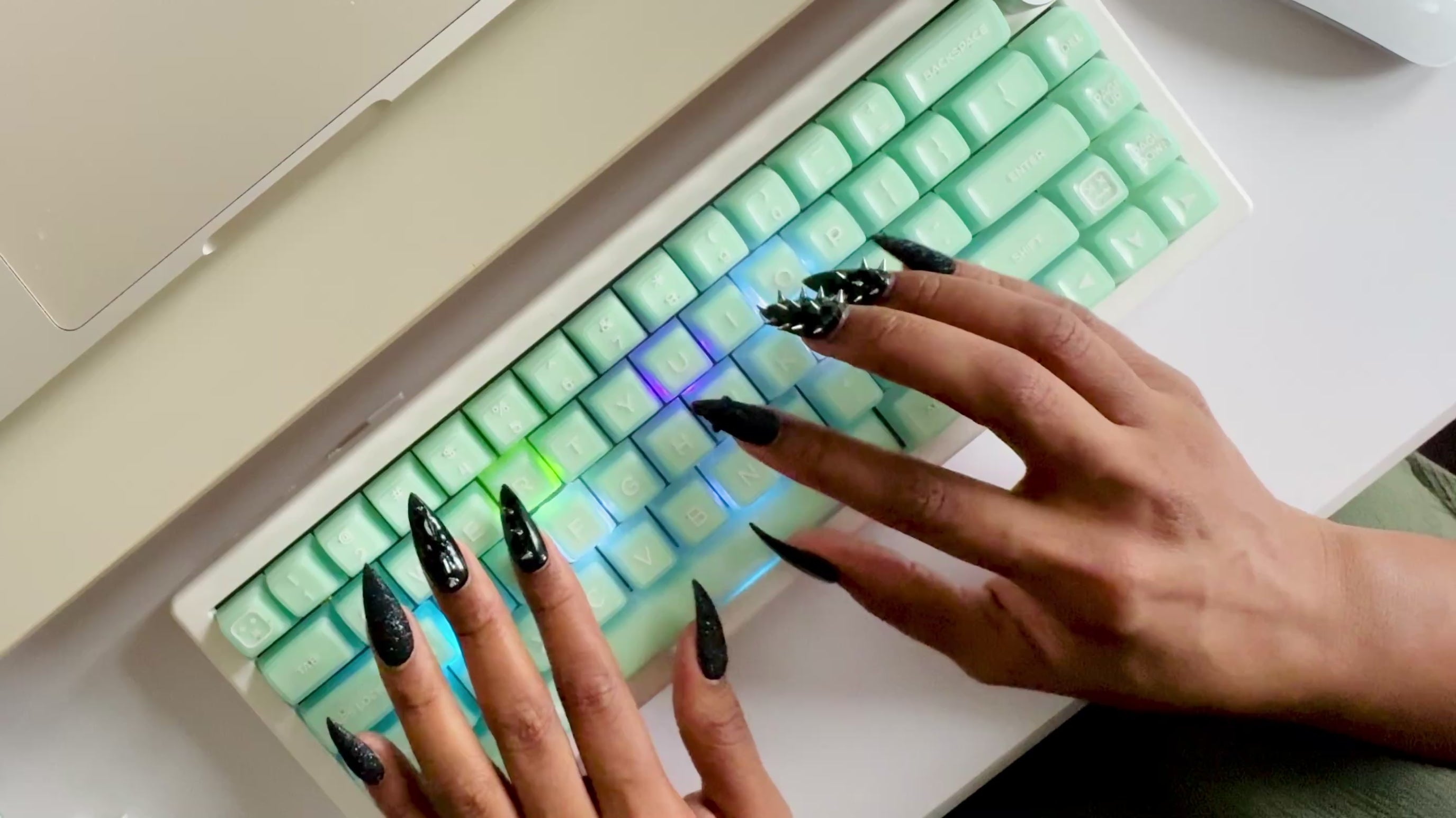 The Mint Assembly Keyboard - Series 01 – Claws x Code