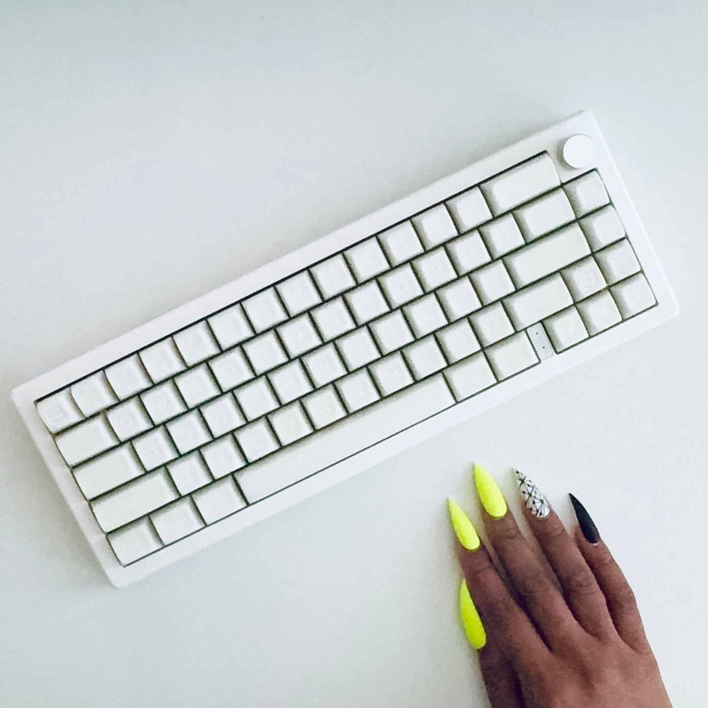 Cream Mechanical Keyboard with Thocky Keycaps for Long Nails